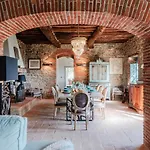 Alice, Panoramic Stone To Sleep 10 Vila